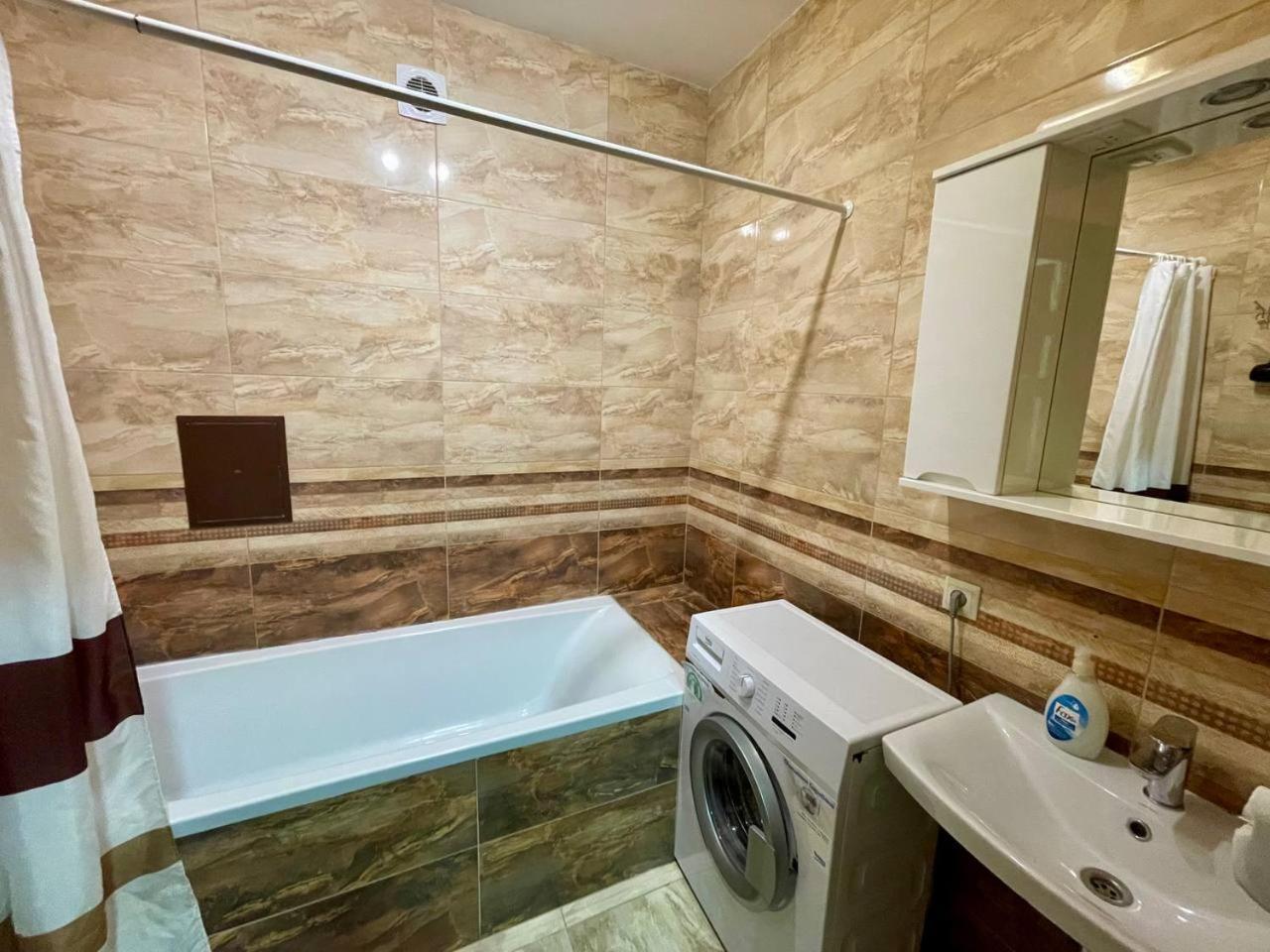 Apartments In Uzhgorod For You. מראה חיצוני תמונה